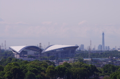 埼玉スタジアム２００２と建設中の東京スカイツリー