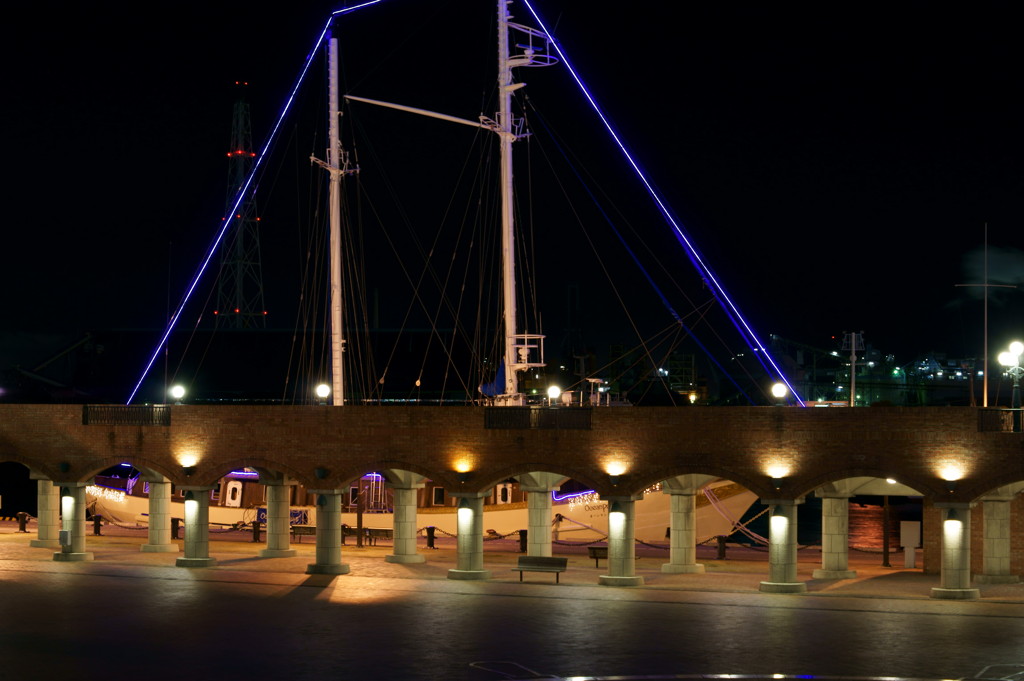 船体隠してマスト隠さず・・・