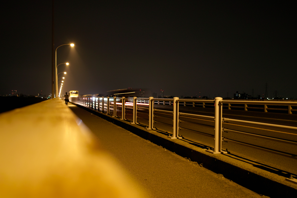 夜の橋