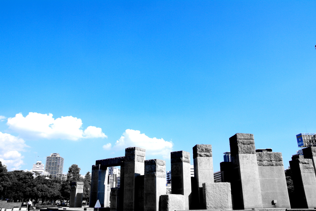 blue-sky+artificial object2