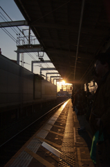 夕焼けは駅ホーム