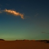 夕暮れ月と砂丘