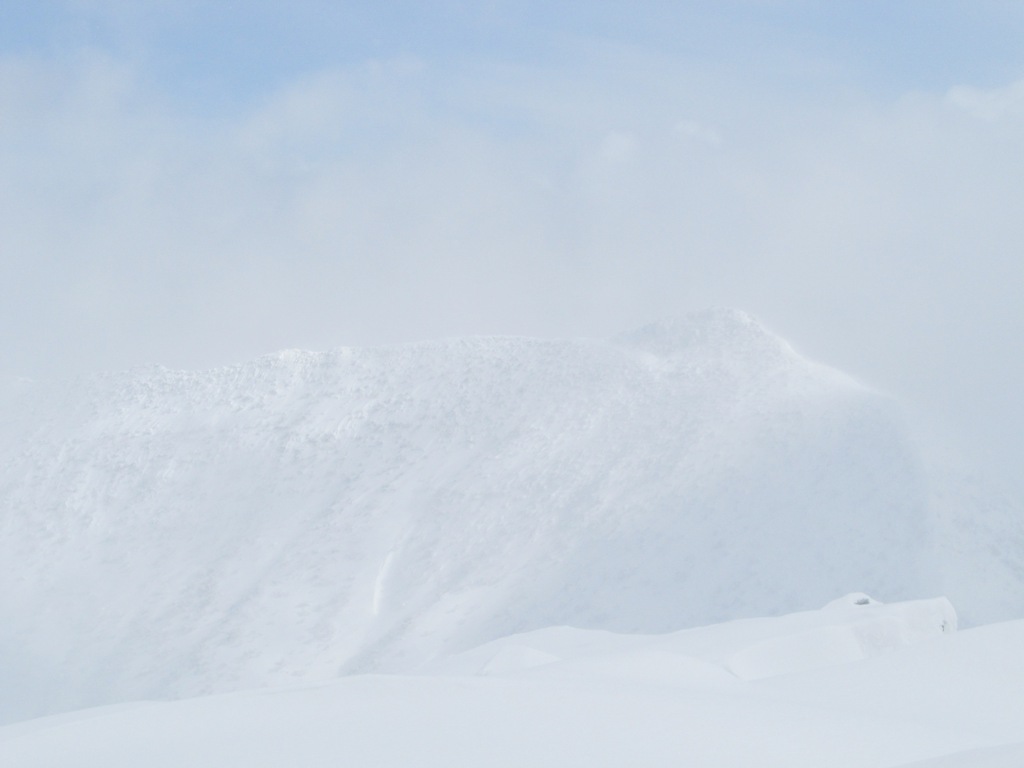 13わずかに見えたホロホロ山