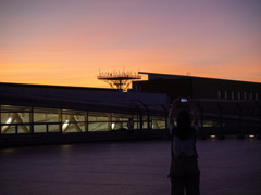 羽田空港展望デッキの夕暮れ