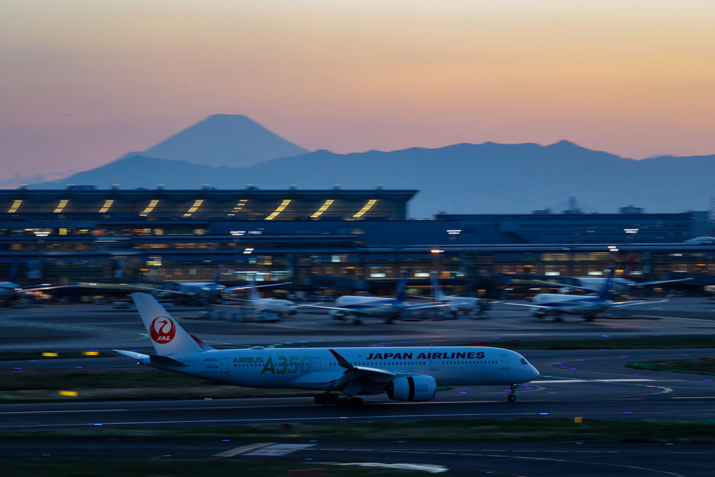 富士山とA350