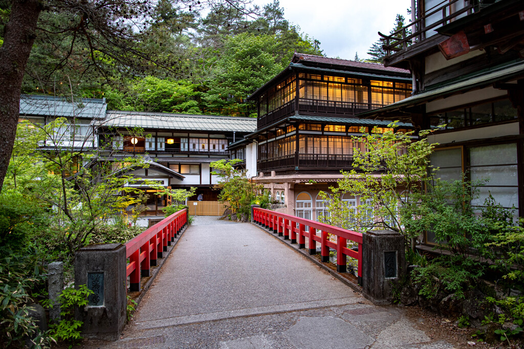 四万温泉　積善館