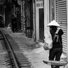 線路沿いの行商人
