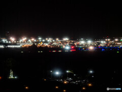 夜の成田空港