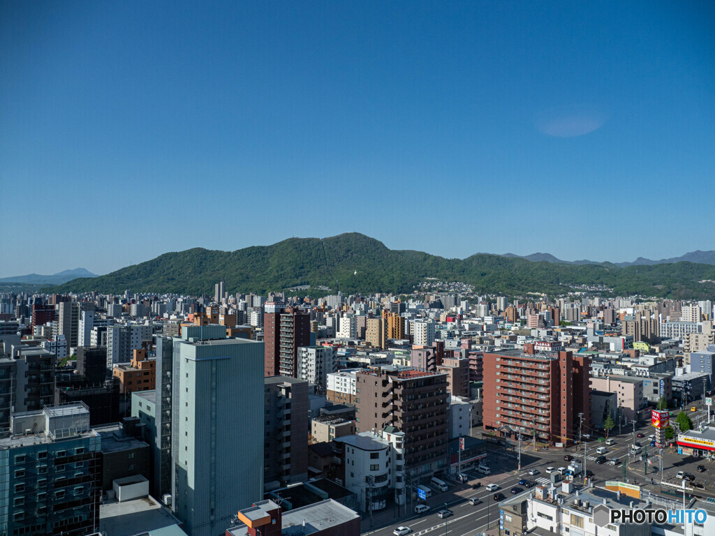 ホテルの窓から（昼）