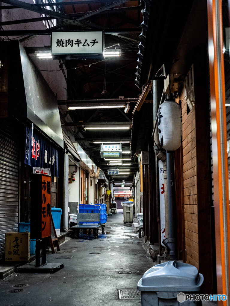 路地裏の昼下がり