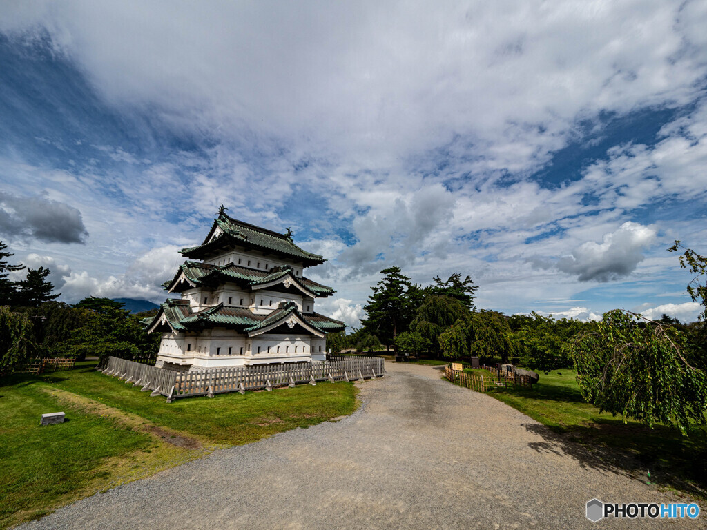 晩夏の弘前城