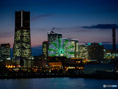 群青の横浜夜景