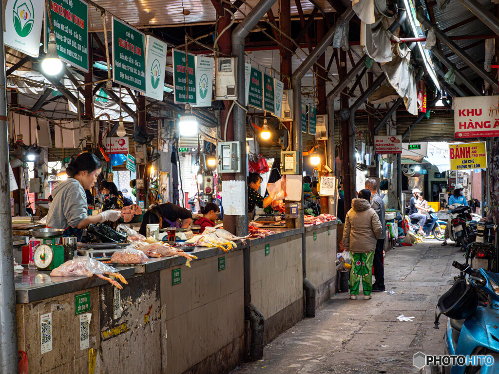 市場の風景（中）