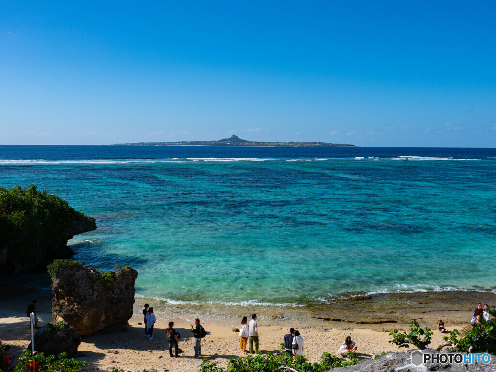 11月の碧い海