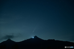 ネオワイズ彗星と筑波山　１