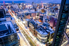 薄明の街明かり