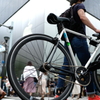 自転車とappleストア