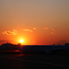 夕日と飛行機と富士山