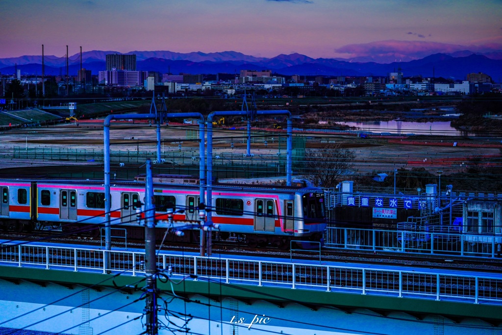 丸子橋から東横線と多摩川