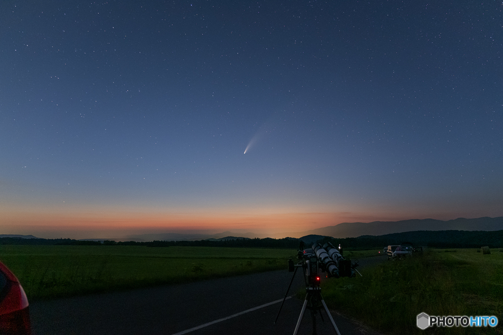 夕焼けとネオワイズ彗星