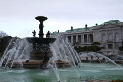 奇麗な噴水だけど寒い