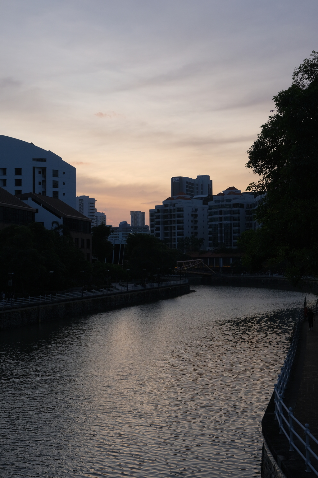 夕暮れのシンガポール川