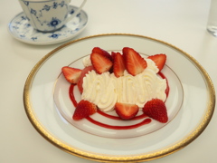 いちごパフェ・・♡