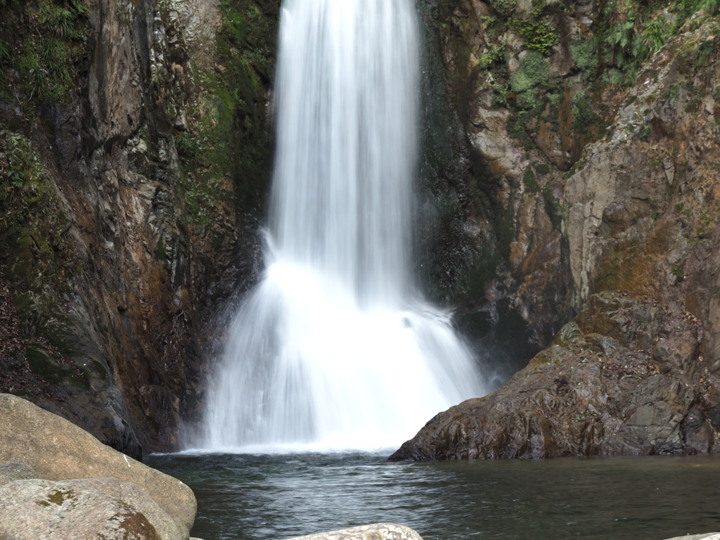 鳴沢の滝