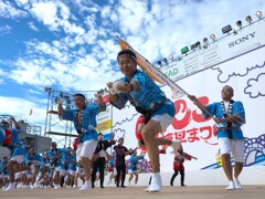 舞台狭しと