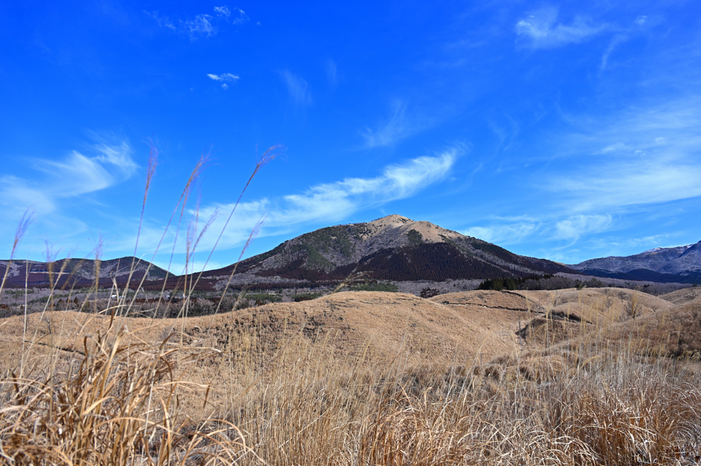 冬のお山と青空