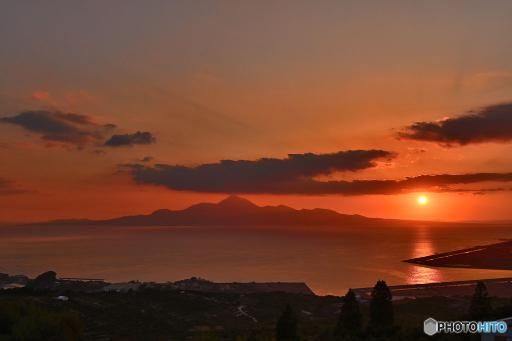 夕暮れの雲仙岳