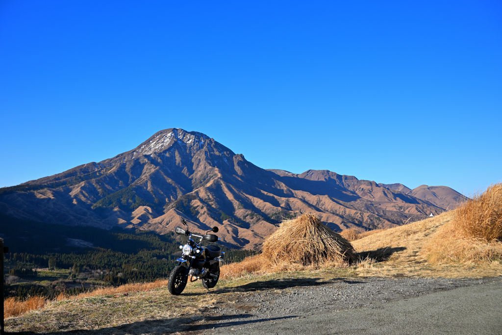 真冬の阿蘇、箱石峠をゆく