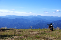 快晴の四季見原を流れるのどかな時間