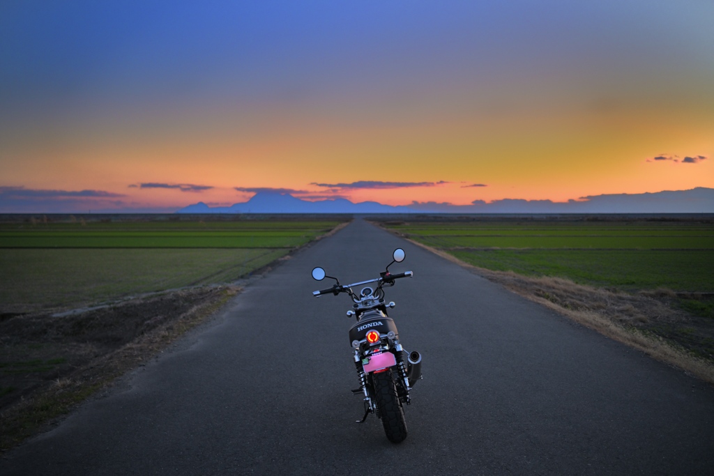雲仙普賢岳へと続くロングロード