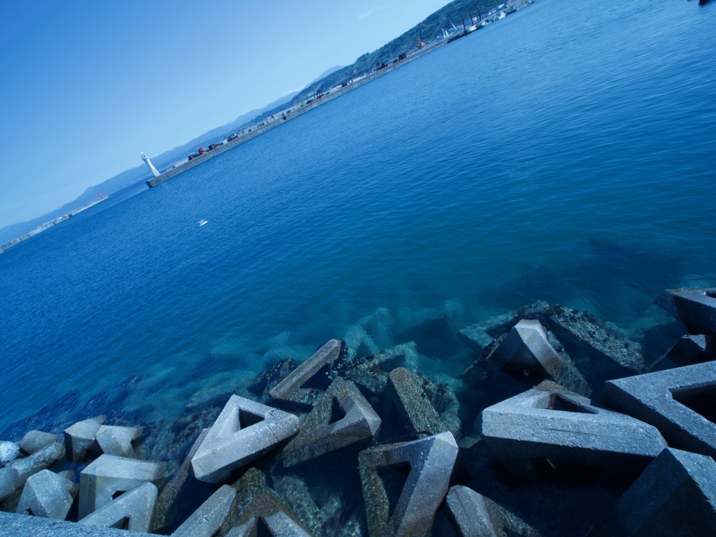 防波堤と灯台