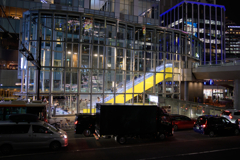 水槽のような…宇宙船のような