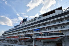 停泊中の飛鳥Ⅱ