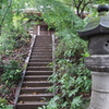 雨の浄慶寺にて