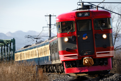 早朝のしな鉄115系6連