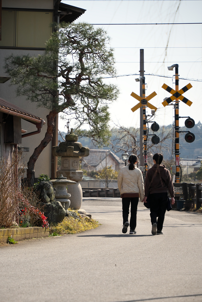 水郷の小路を、ともにふたりで