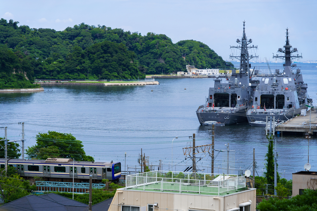 軍港とスカ色