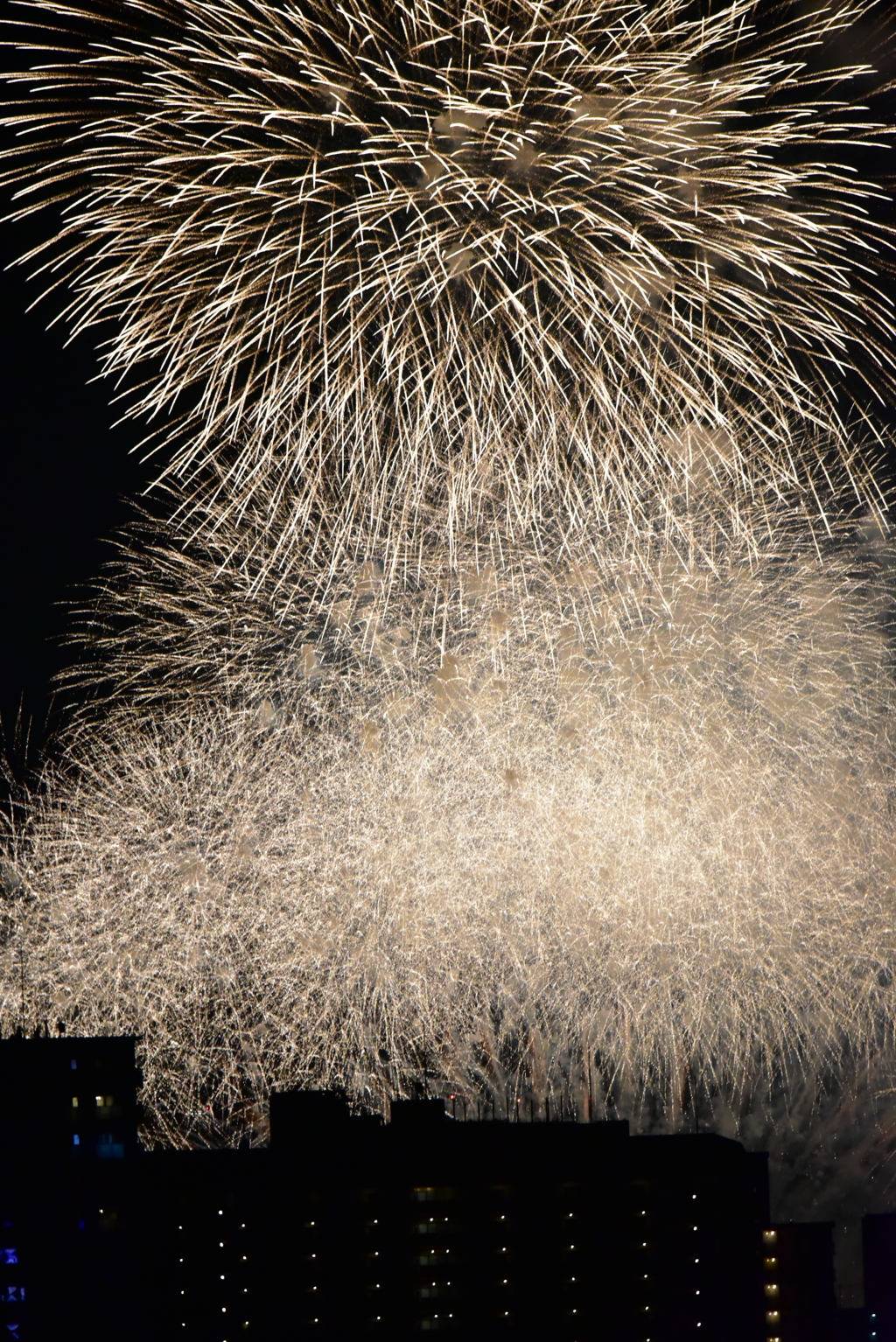 なにわ淀川花火大会を思い起こして