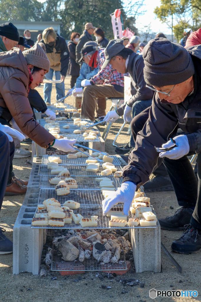 新年の餅焼き
