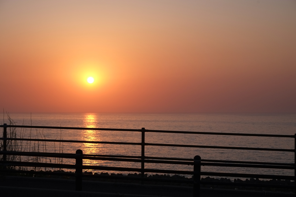 配信遅れてすみません、昨日の夕陽です。