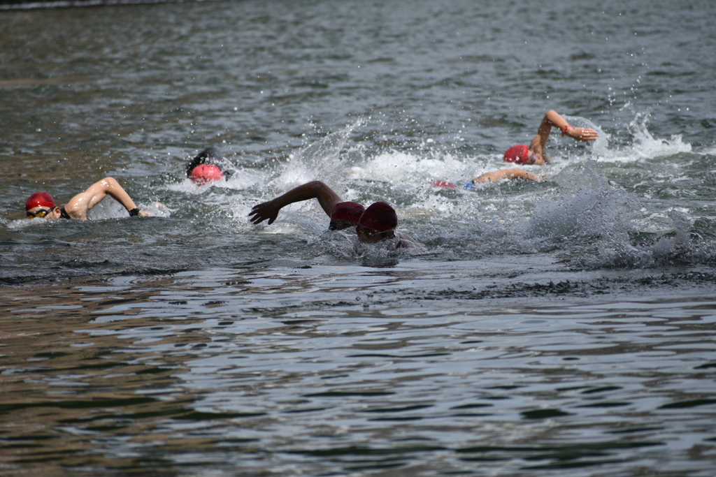 DSC_0918　川での水泳大会