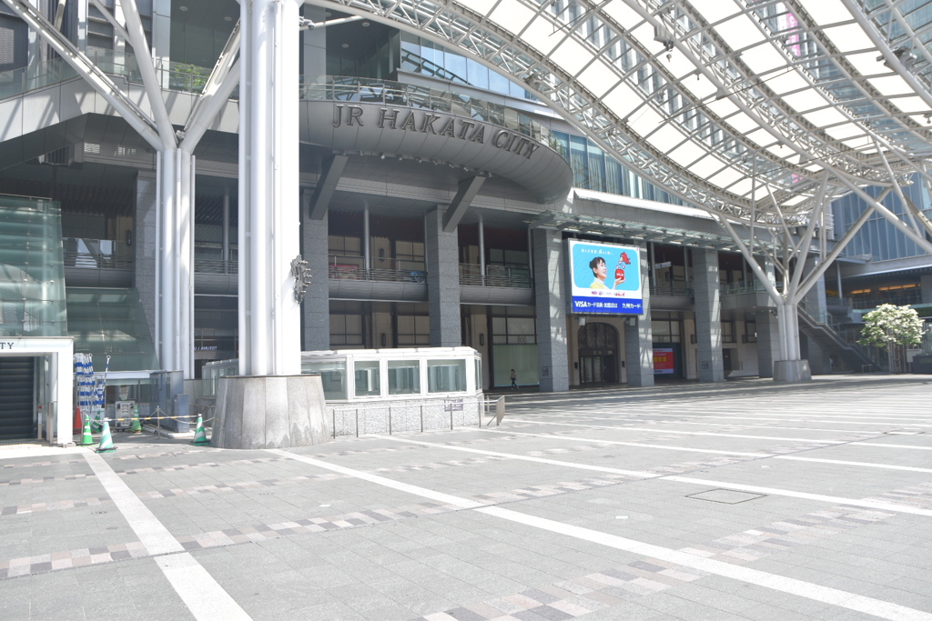 DSC_1176　コロナ当初の博多駅