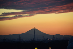 富士山とスカイツリーと変な雲