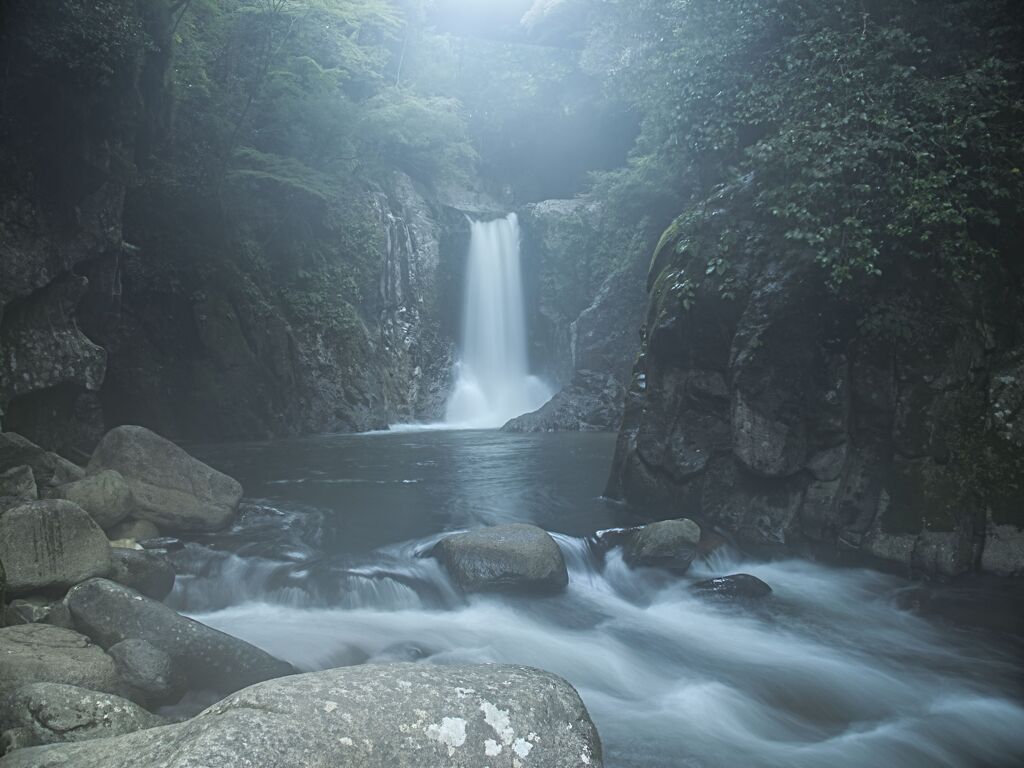 鳴沢の滝　