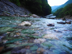 行く川の流れは絶えずして