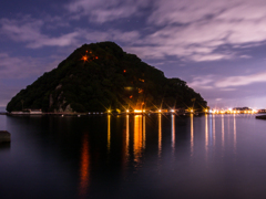 参道灯る夜の淡島